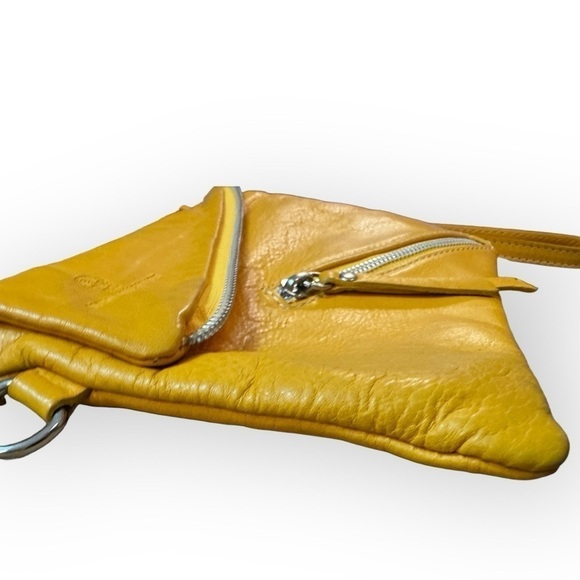 Borgo Degli Etruschi | Italian Yellow Leather Crossbody/Clutch - Picture 5 of 9